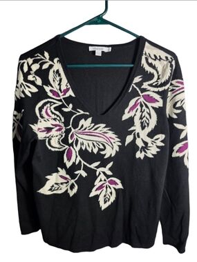 Women's Chico's Floral V-Neck Sweater Black White Size M trendy fall casual
